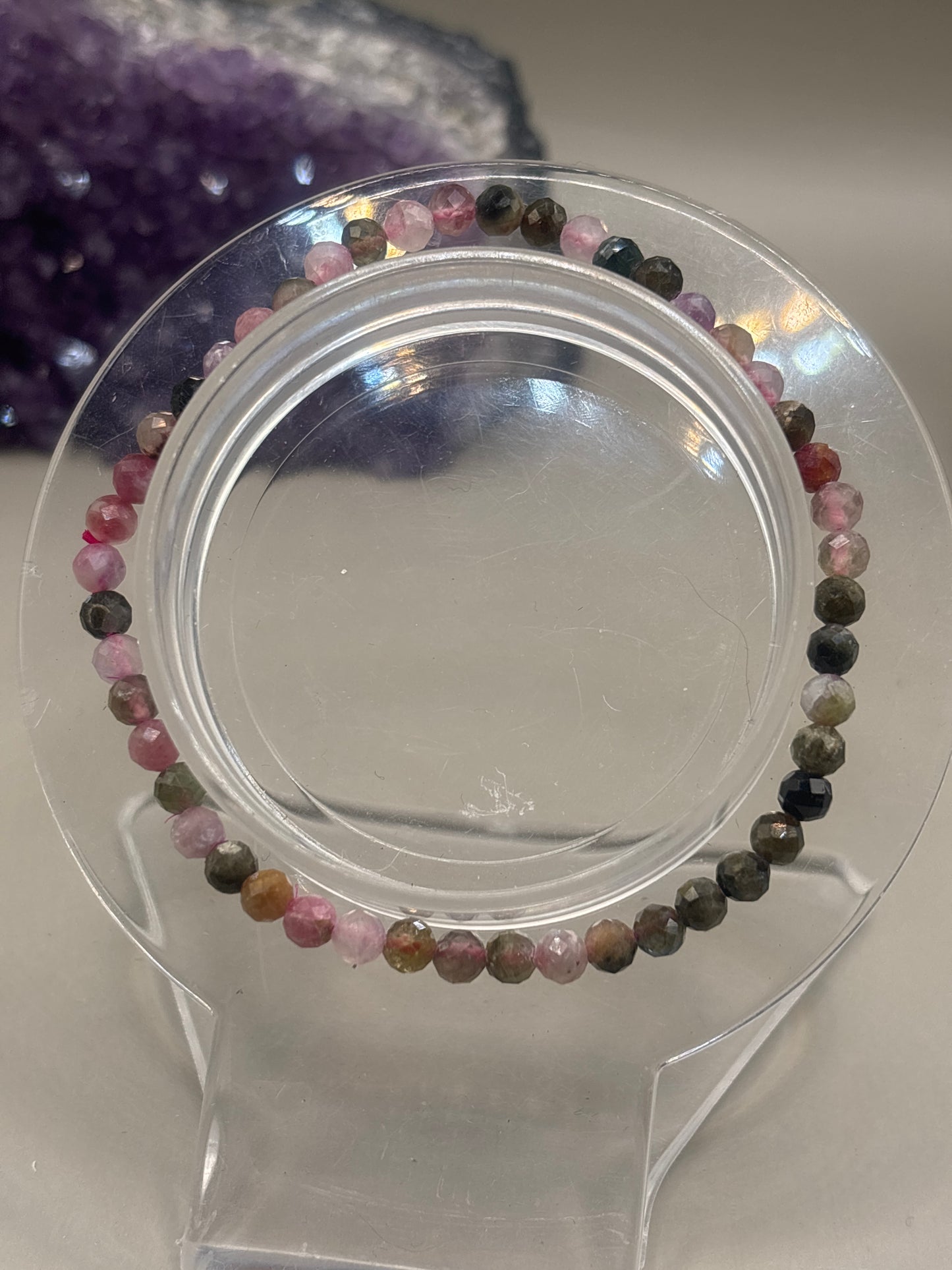 Facettierter bunter Turmalin Perlenarmband