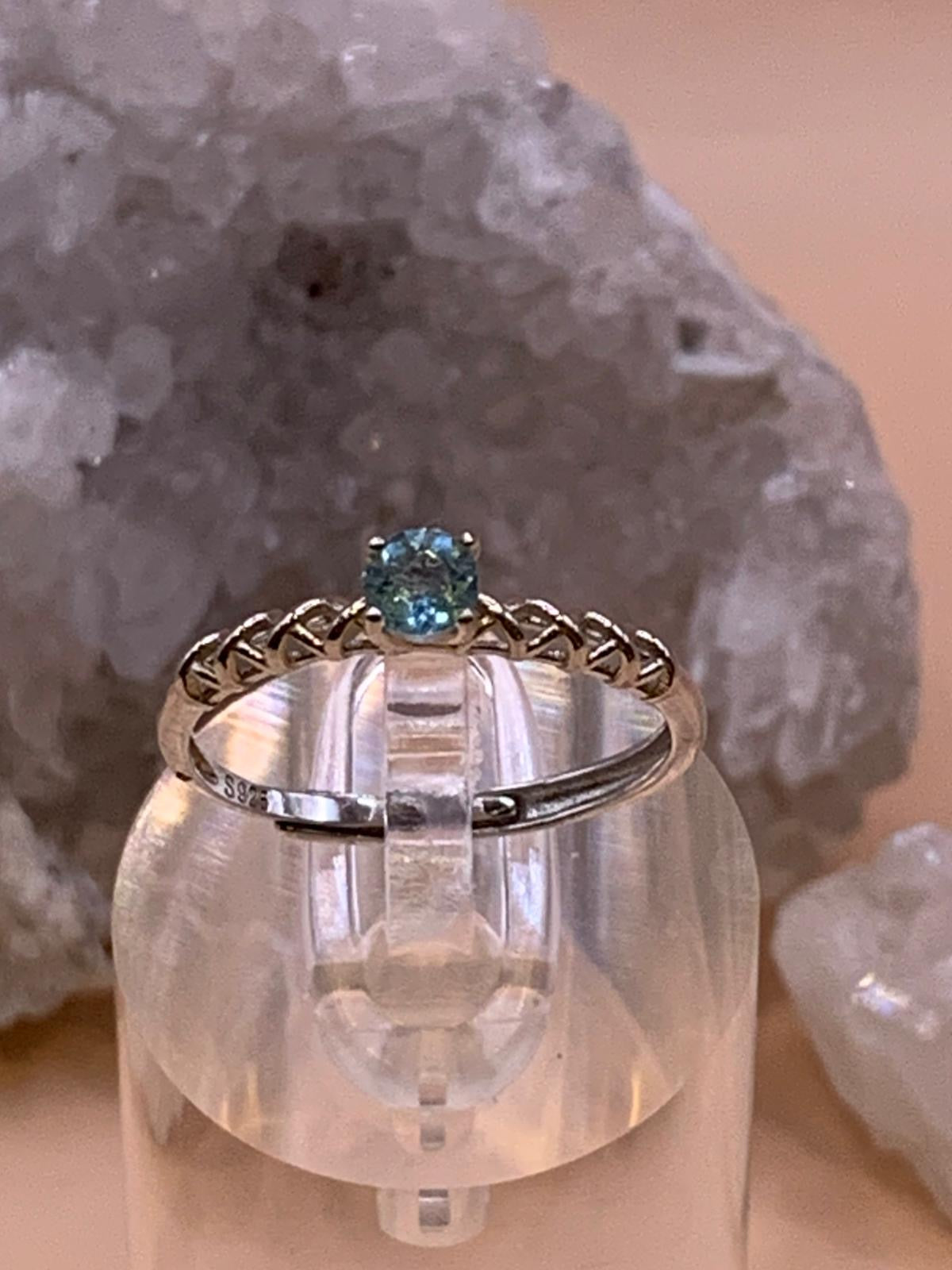 Schlichter Topas Ring