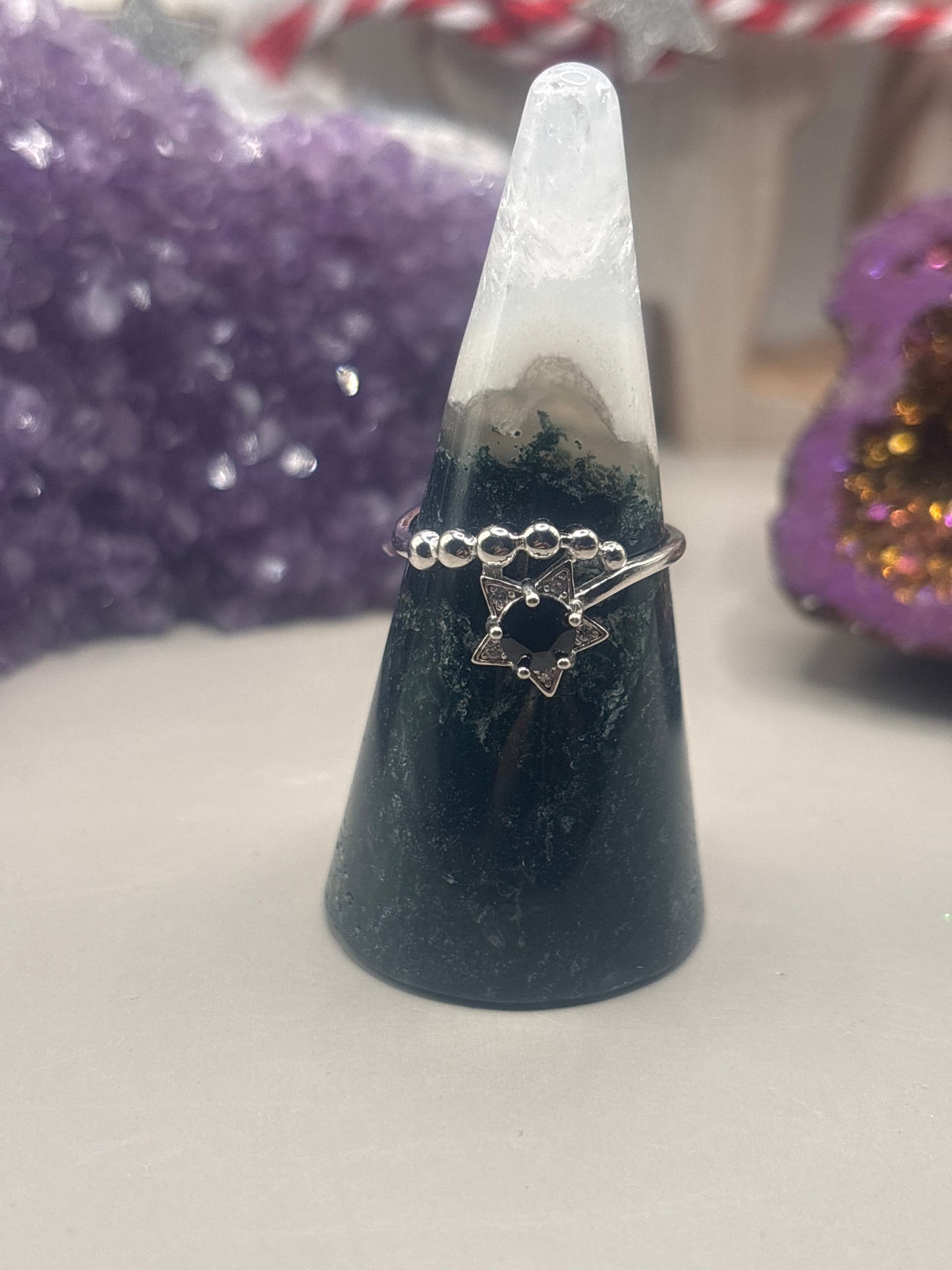 Schwarzer Spinell als Stern Ring