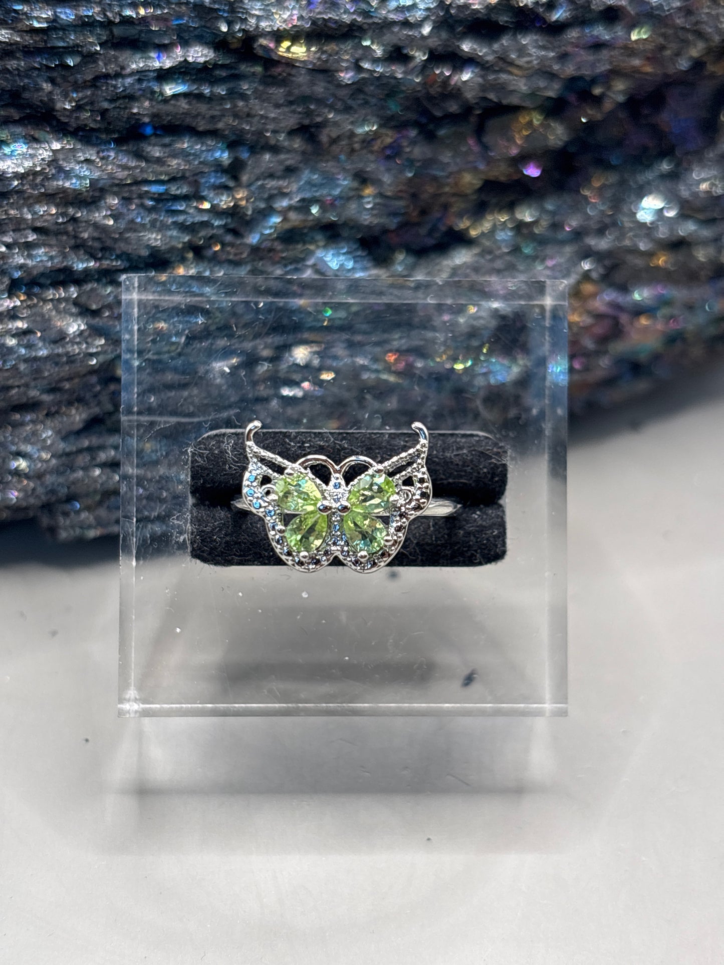 Peridot Schmetterling Ring