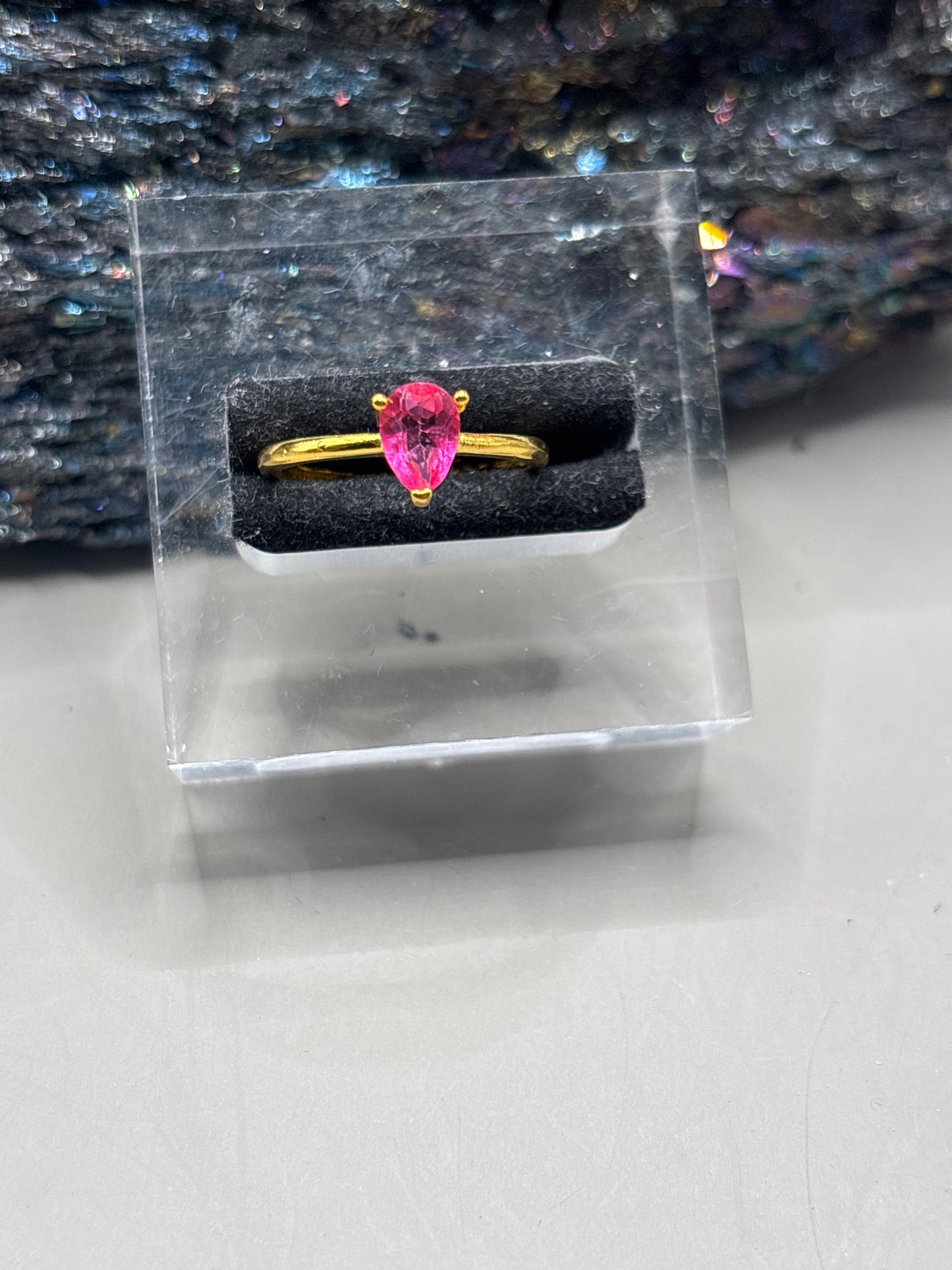 Schlichter Topas in Tropfenform