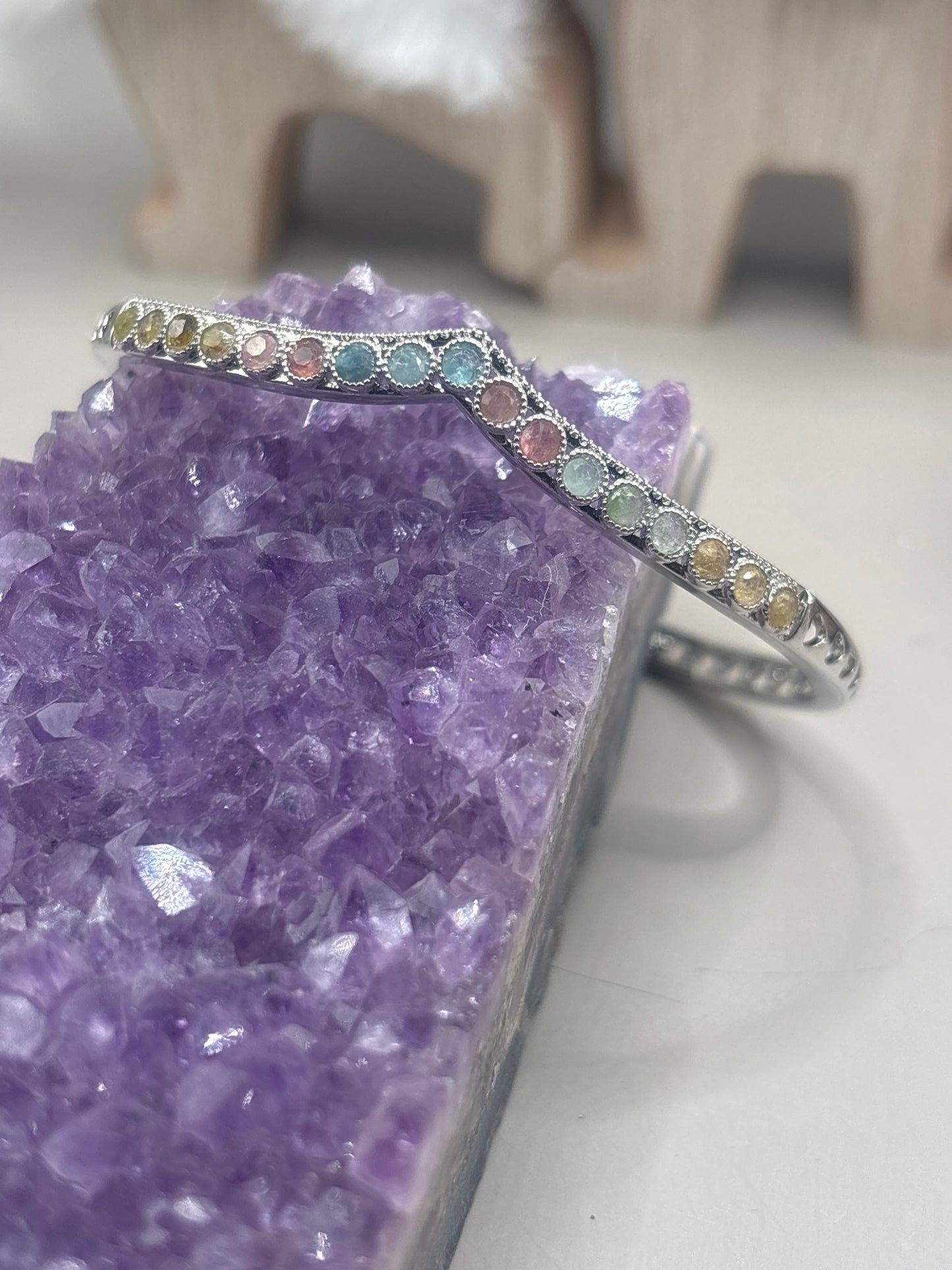 Bunter Turmalin Armreifen in verschiedenen Designs