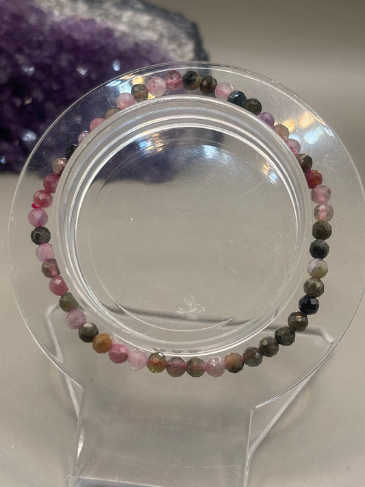 Facettierter bunter Turmalin Perlenarmband