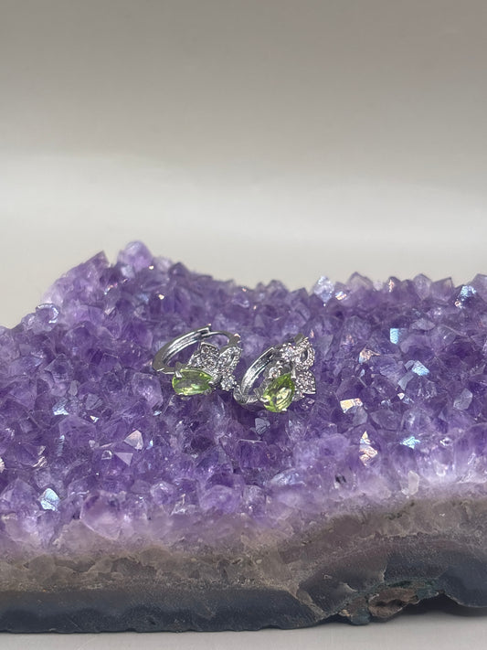 Epidot Schmetterling Kreolen