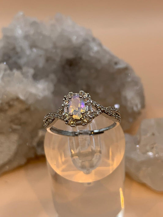 Opal mit Zirkonia Ring