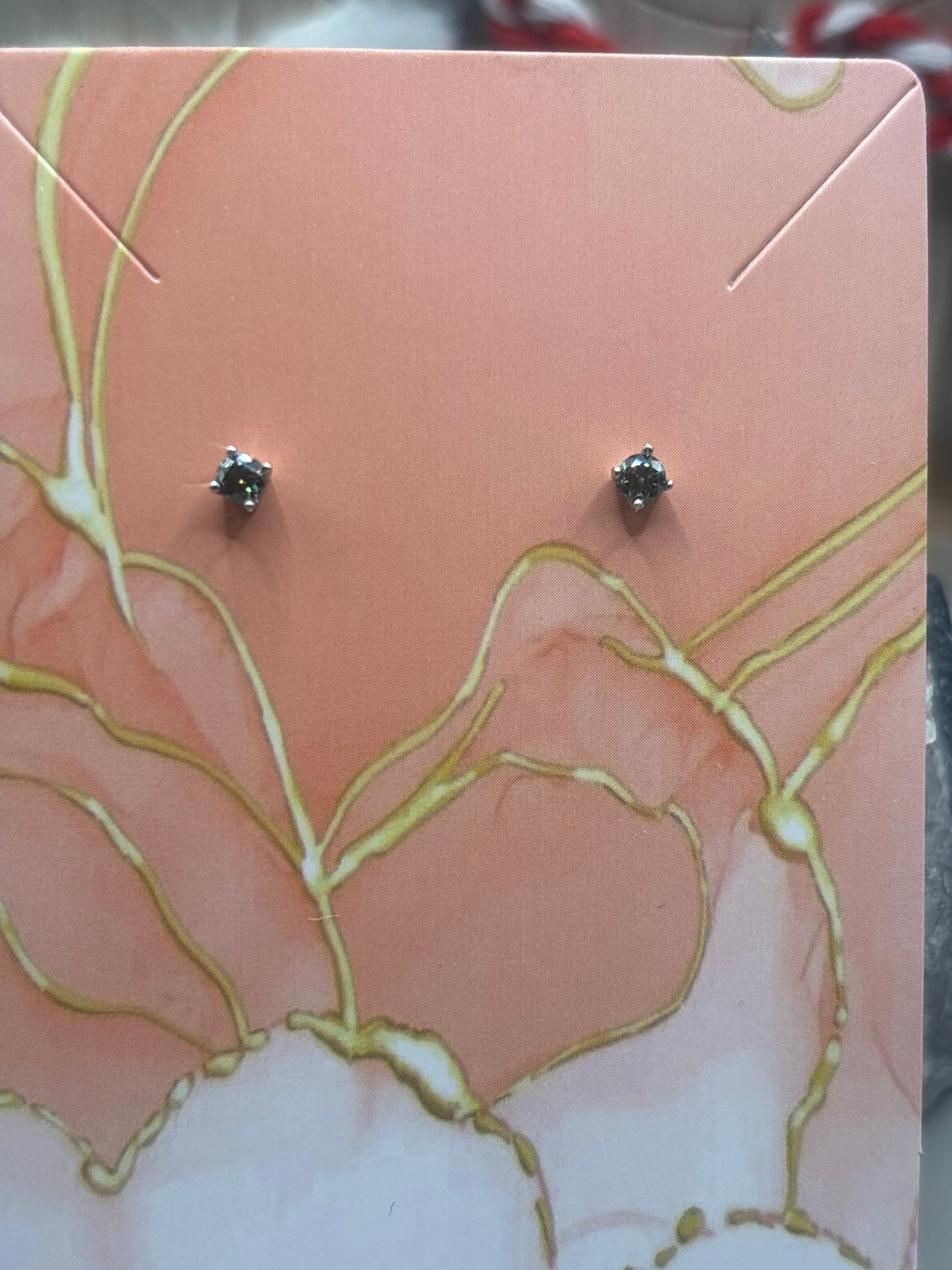 Kleine Moissanit Ohrstecker