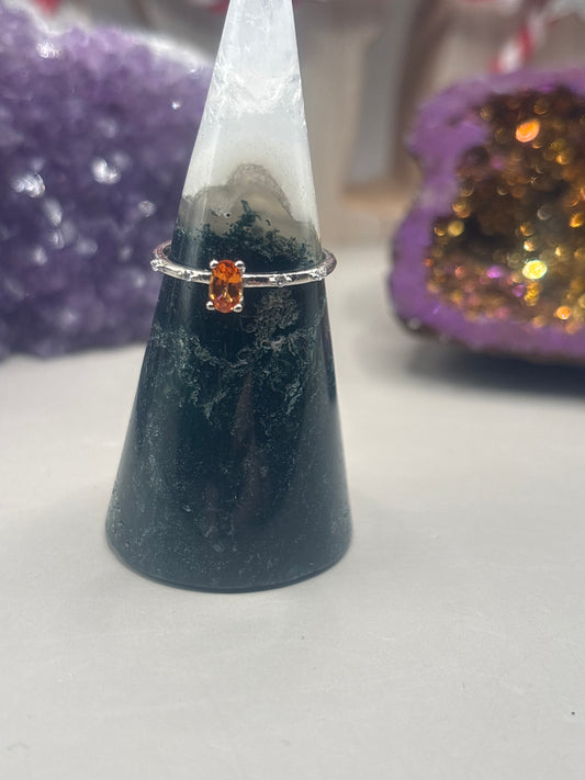 Schlichter Fentagranat Ring