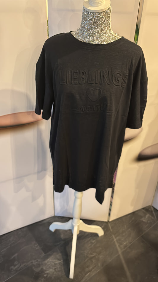 Schwarzes Shirt mit dem Aufdruck Lieblingsmensch