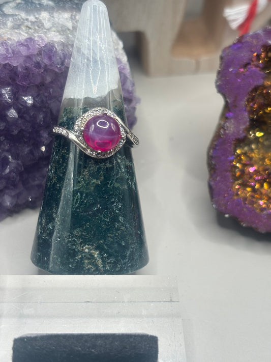 Rubin mit Stern und großem Stein Ring