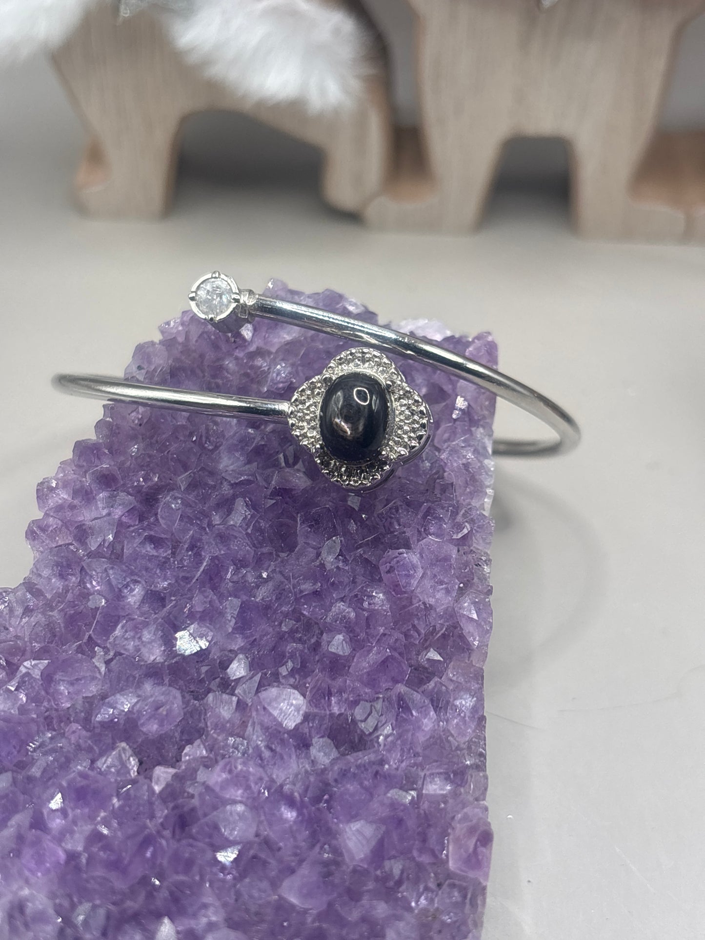 Hypersthen Blumendesign Armreif