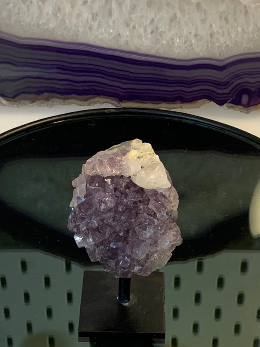 Amethyst auf Stand klein