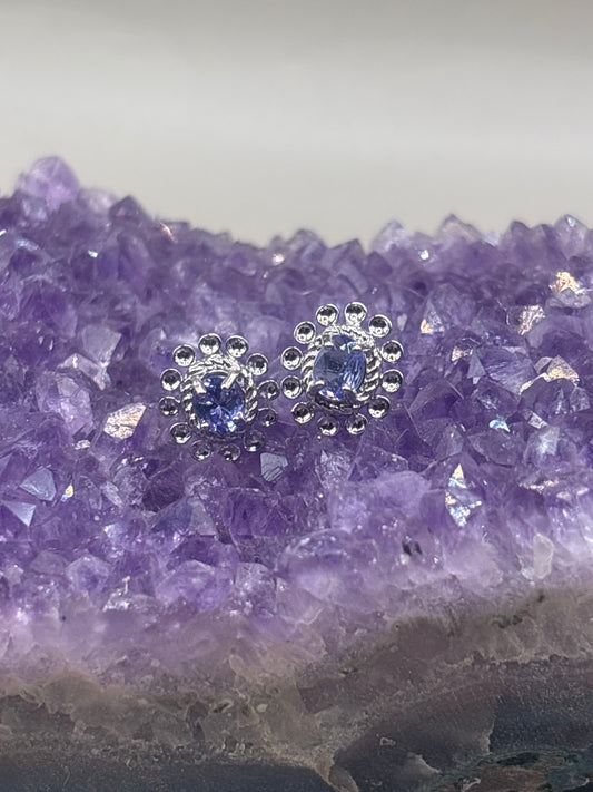 Tansanit Ohrstecker klassisches Design