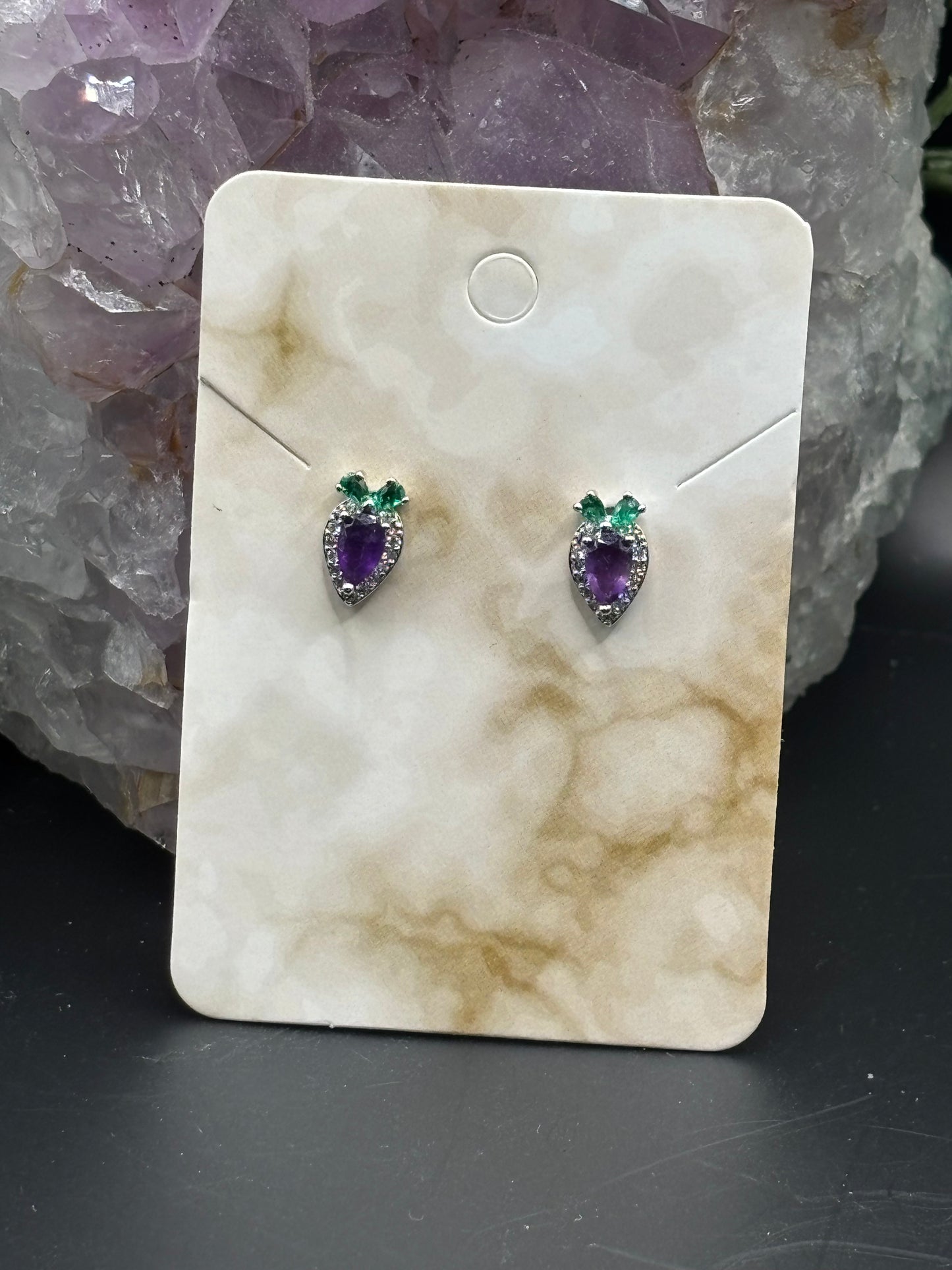 Amethyst Ohrstecker im Möhrendesign