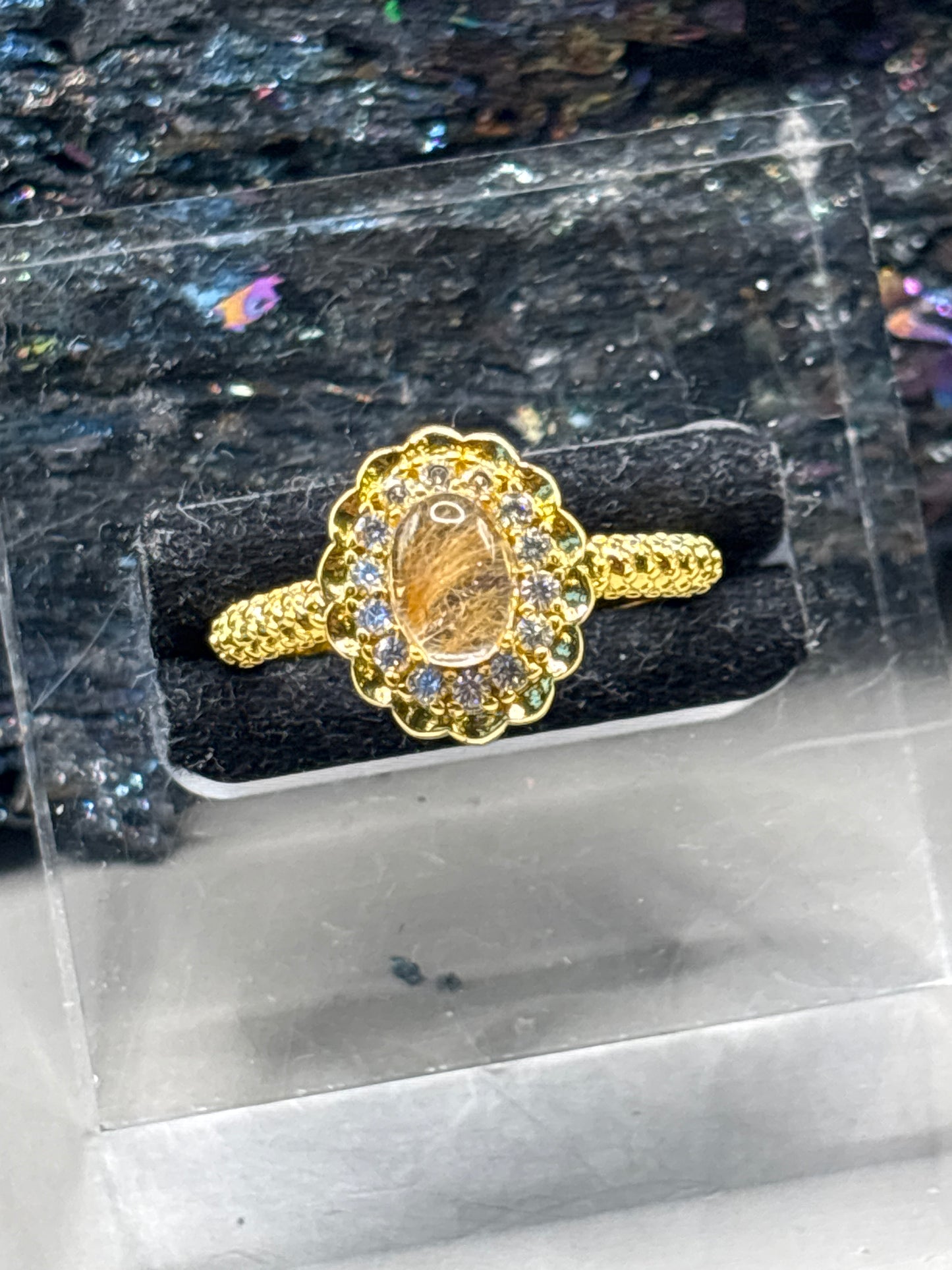 Goldener Rutil im Prinzessinnen Design Ring