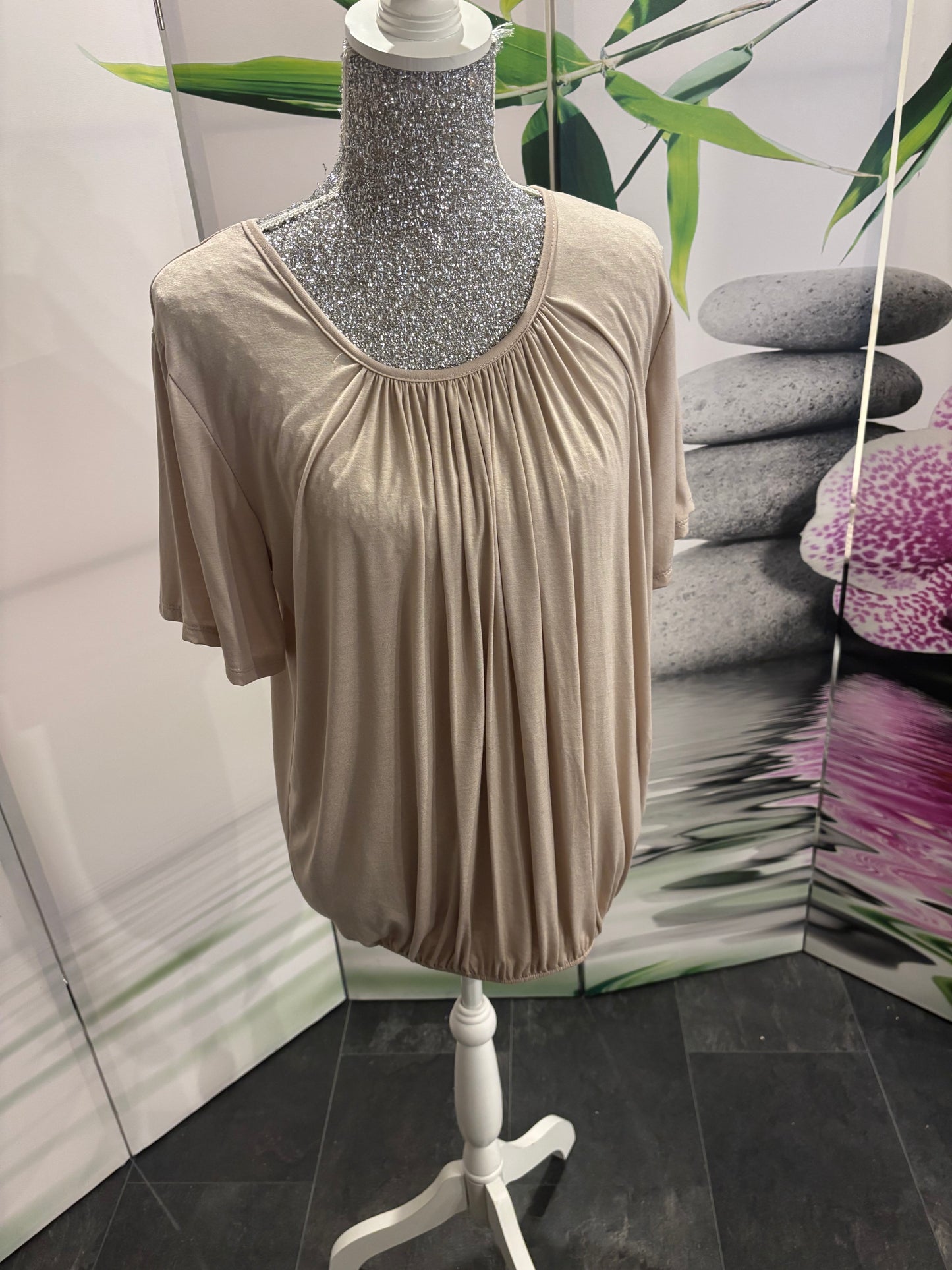 Unifarbene Shirts mit Gummibund