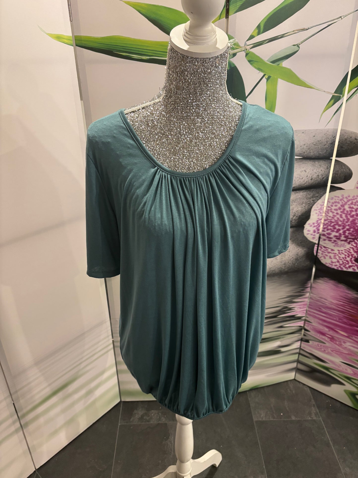 Unifarbene Shirts mit Gummibund